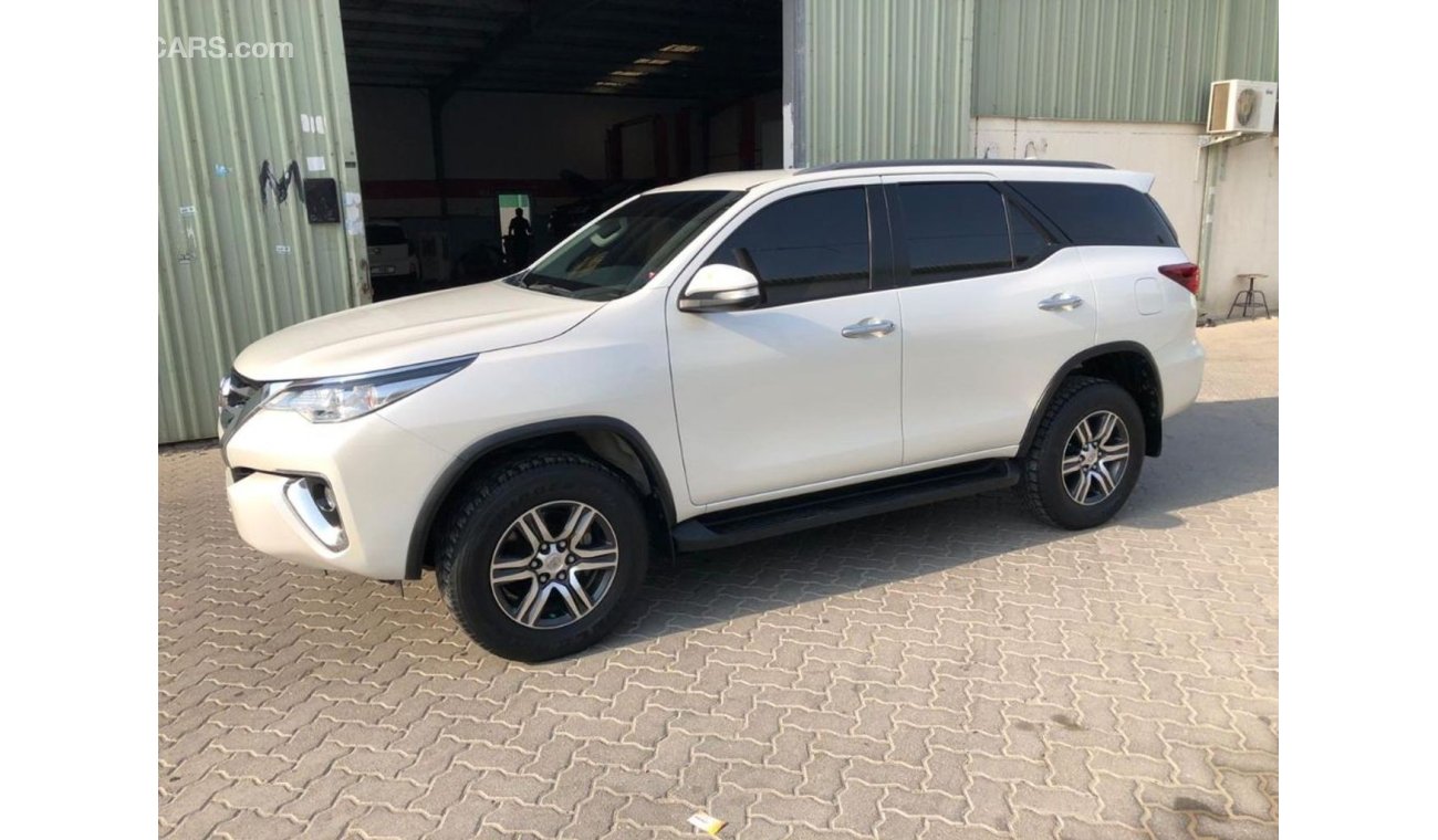 تويوتا فورتونر 2017 Toyota Fortuner EXR Clean car with low mileage