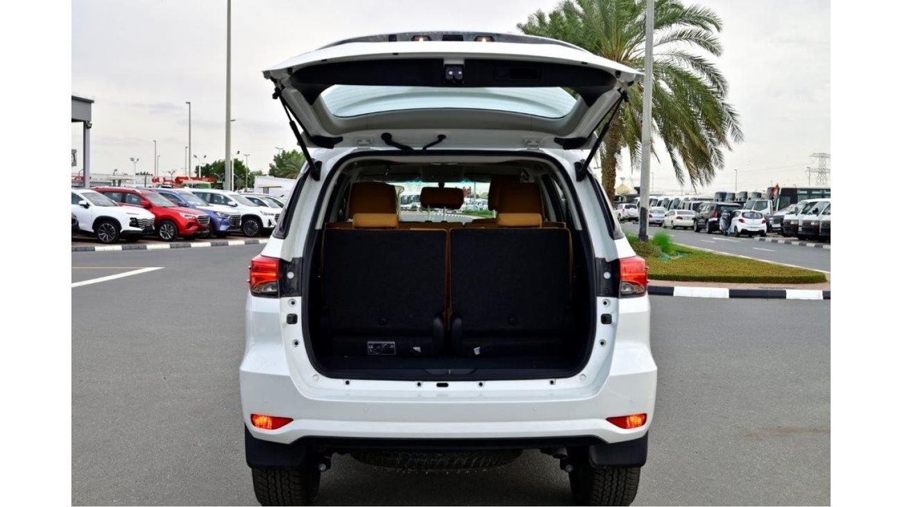 تويوتا فورتونر 2.4L Diesel 4WD 7 Seat Automatic