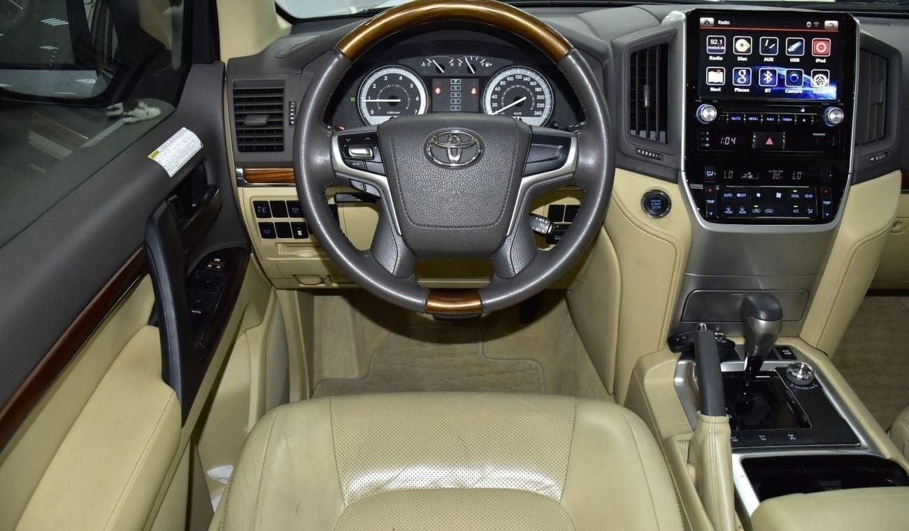 تويوتا لاند كروزر EXCELLENT DEAL for our Toyota Land Cruiser GXR ( 2016 Model ) in Silver Color GCC Specs