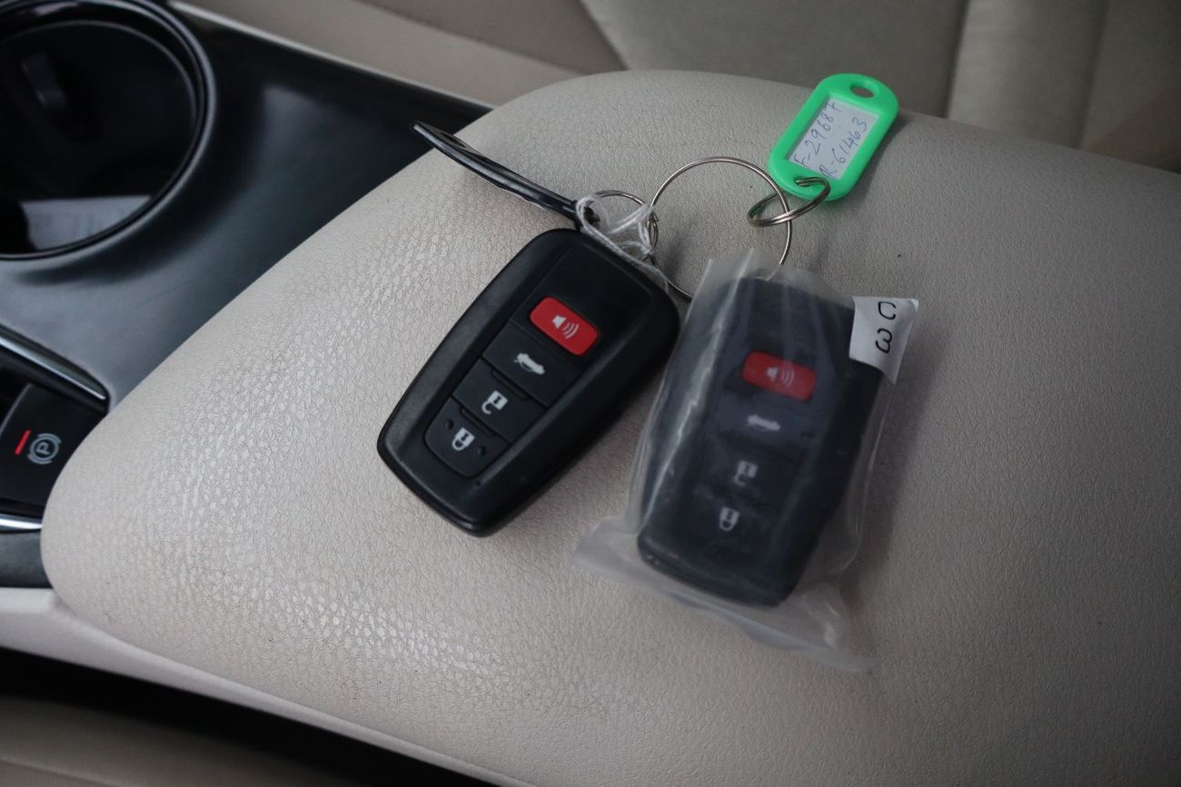 تويوتا كامري SE 2.5L (181 HP)