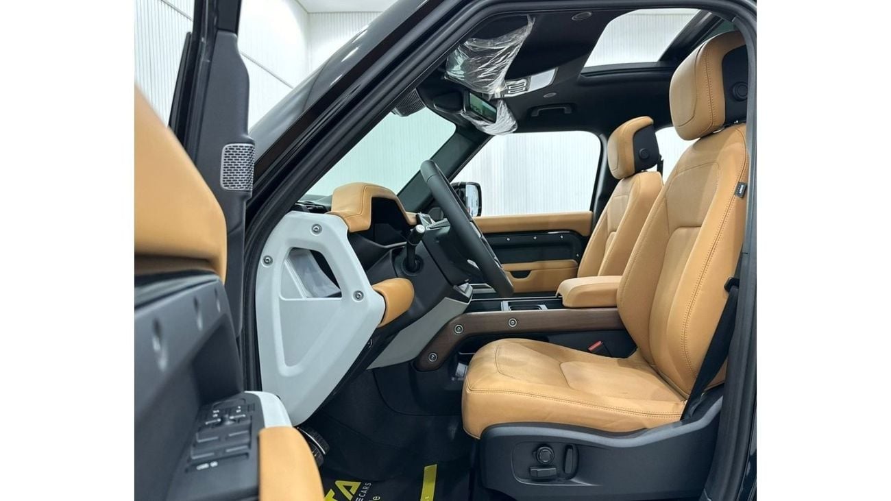 Land Rover Defender *Brand New* 2024 Land Rover Defender P400 110 HSE, May 2029 Land Rover Warranty + Service Pack, GCC