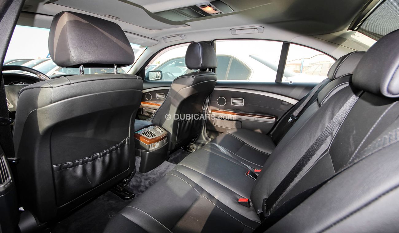 بي أم دبليو 735 i