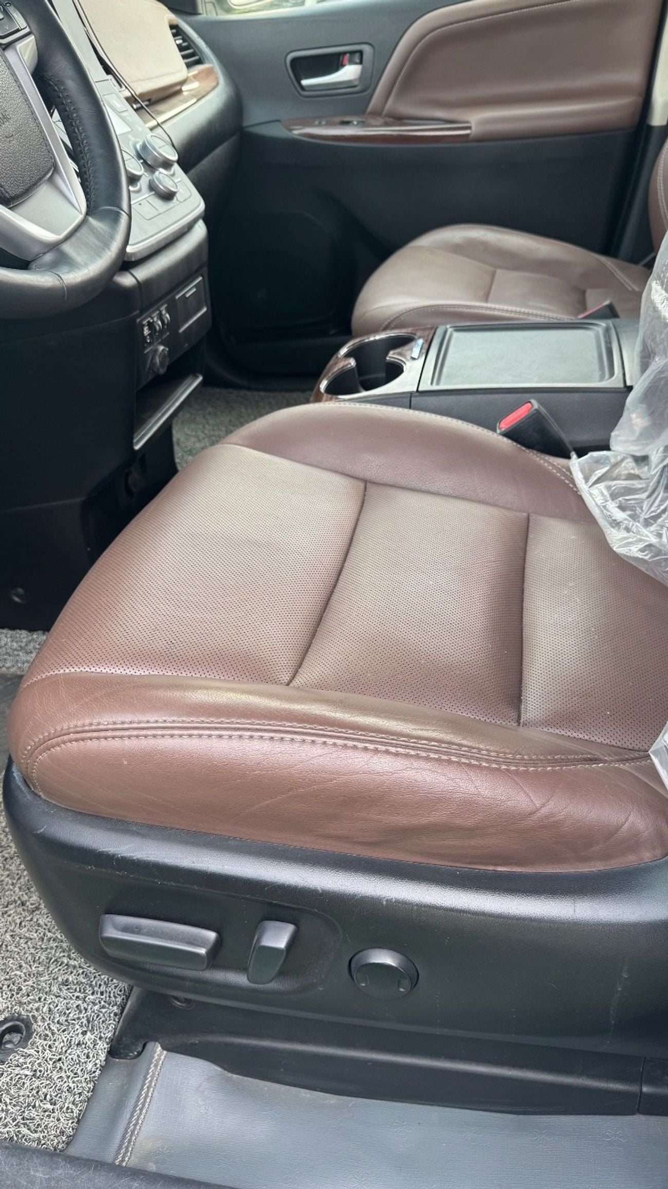 تويوتا سيينا Limited AWD
