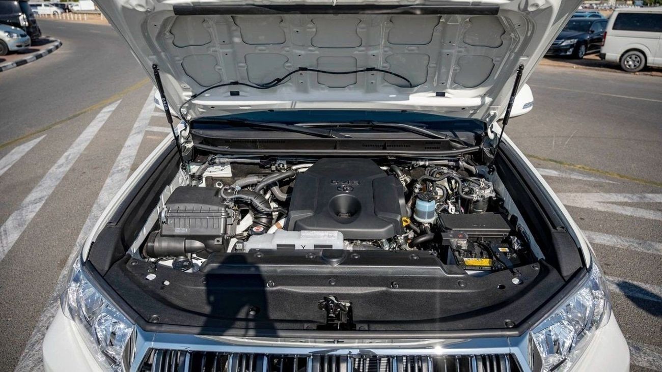 Toyota Prado TXL 2.8D AT MY2023 –White