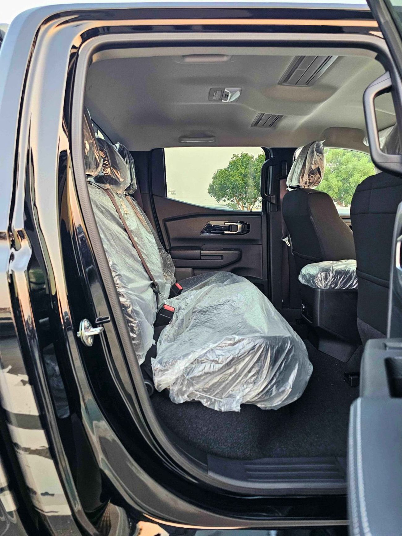 ميتسوبيشي L200 GLX / DOUBLE CABIN / 2.4L V4 PETROL / DVD CAMERA / ALLOY RIMS (CODE # GLXP)