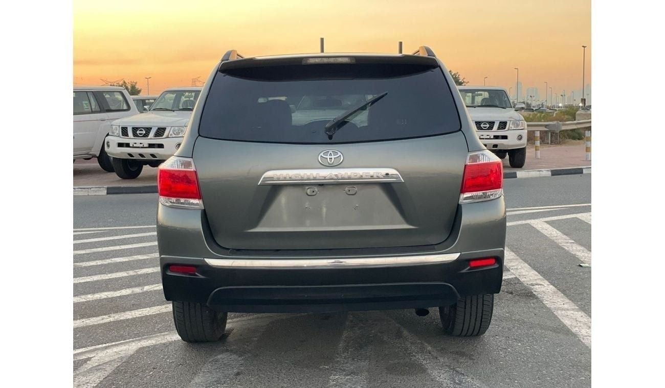 تويوتا هايلاندر 2013 Toyota Highlander 3.5L V6 Electric Seats + Rear CAM - 71,400 Mileage