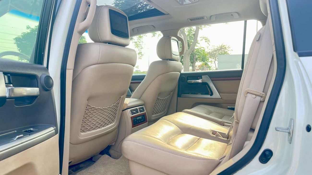 تويوتا لاند كروزر VXR 5.7L AWD