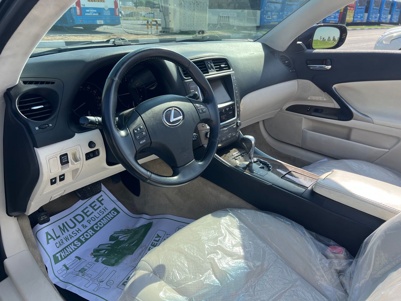 لكزس IS 250C 2010