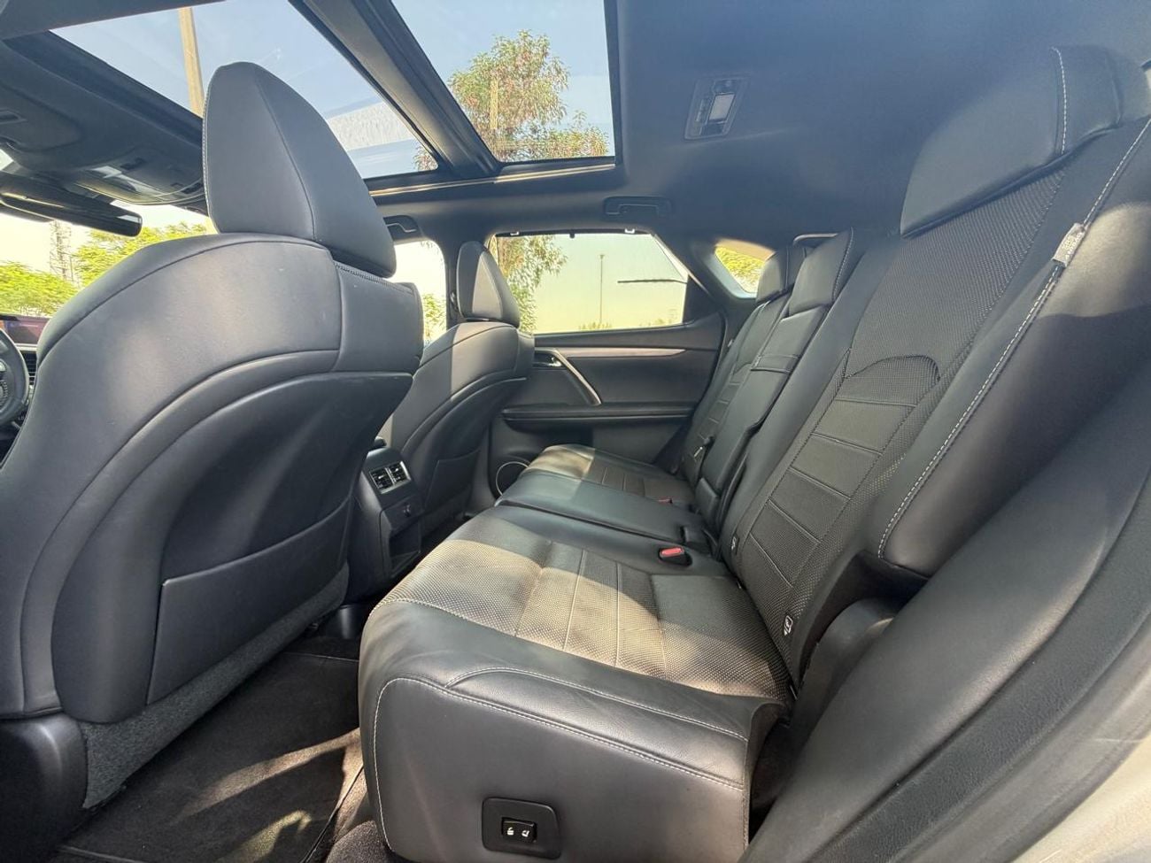 Lexus RX450h F-SPORT Lexus RX 450h F Sport 2019 | GCC Specs | Hybrid Efficiency Full Service History First Owner 2 Keys