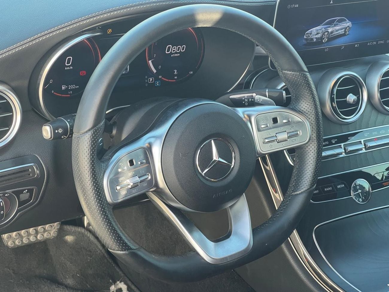 مرسيدس بنز C200 L