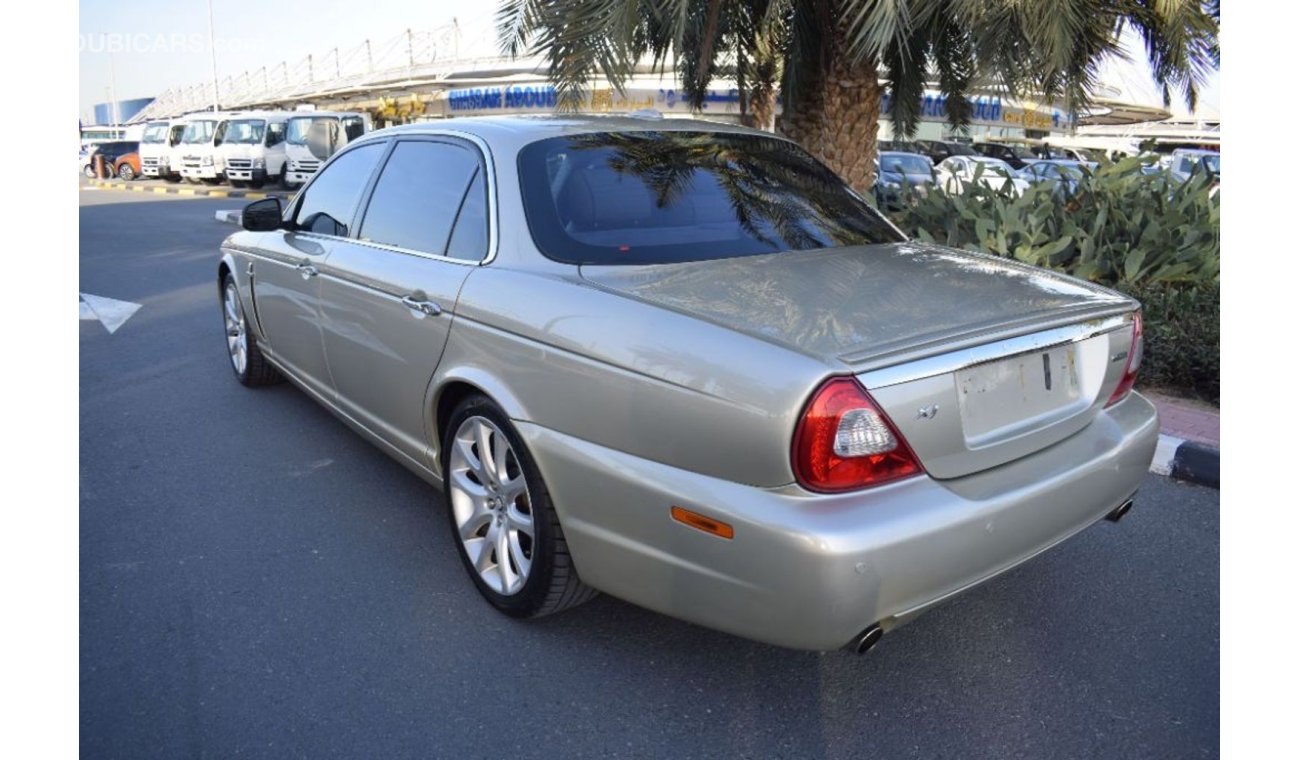 جاغوار XJ L 2008 GCC SPECS REAR ENTERTAINMENT