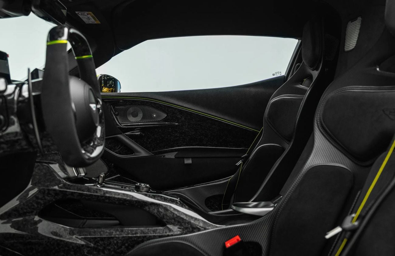 أستون مارتن فالهالا 4.0L V8 Twin-Turbo Engine + eMotors