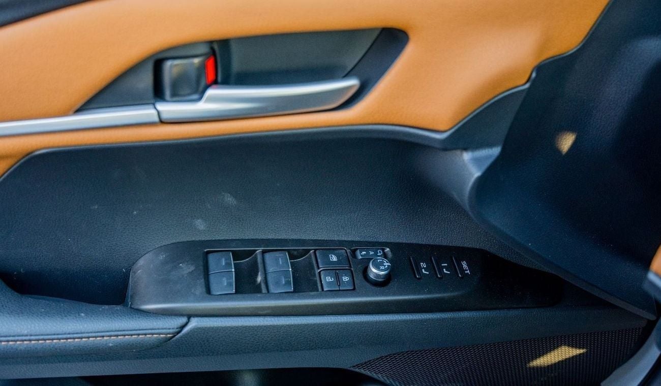 تويوتا كامري Toyota Camry Lumiere 2.5L HEV Full option - GCC (Export Price)