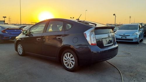تويوتا برياس Prius PLUG IN  Fresh Import 2013 Model