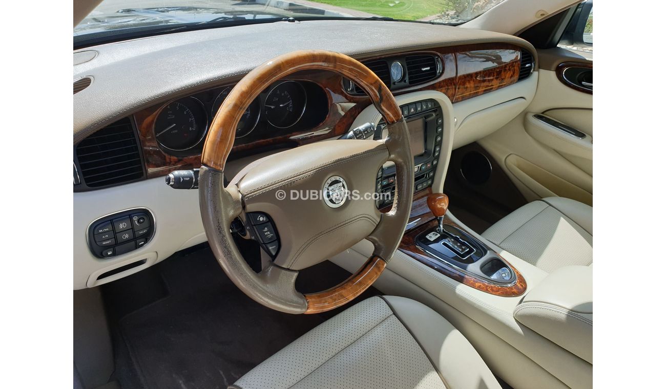 جاكوار XJ6 SOVEREIGN 2009 IMMACULATE CONDITION