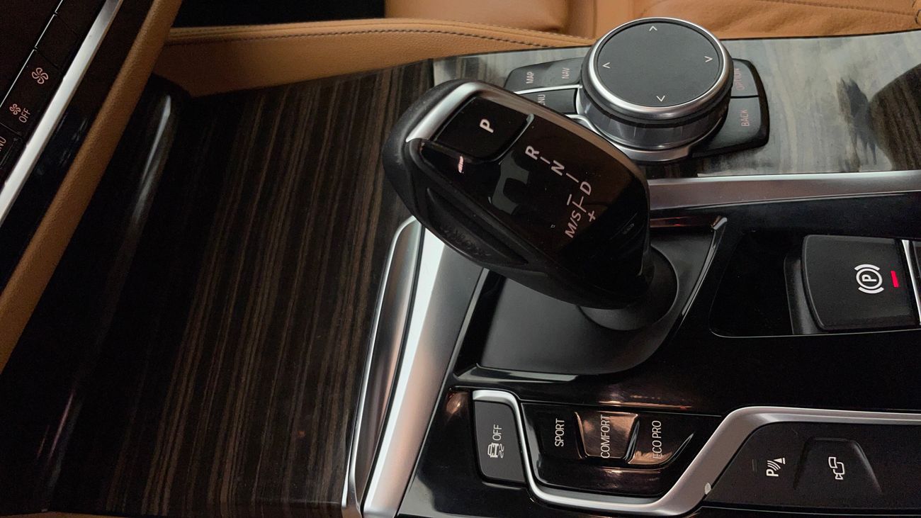 بي أم دبليو 530i LUXURY LINE 2 | بدون دفعة مقدمة | اختبار قيادة مجاني للمنزل