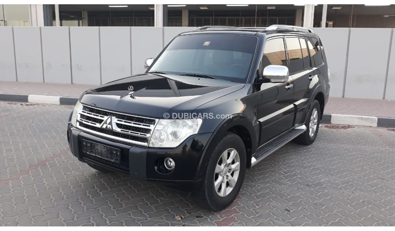 Mitsubishi Pajero 2011 Gulf Specs Full options V6 3. 5 ltr