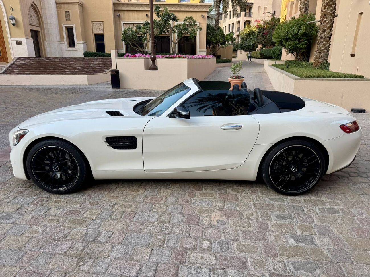 مرسيدس بنز AMG GT C Mercedes-Benz AMG GT Convertible