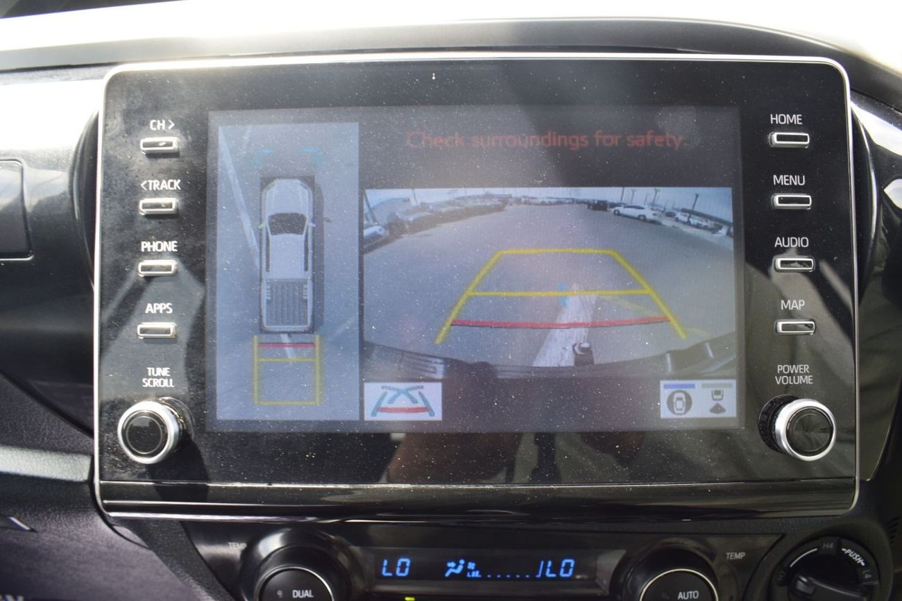 تويوتا هيلوكس SR5 2.8L Diesel A/T 4x4