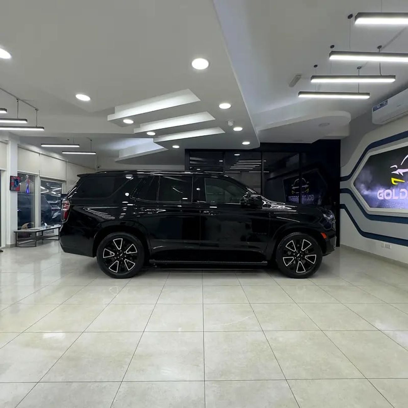 Chevrolet Tahoe LT Z71 5.3L (9 Seater) Z71