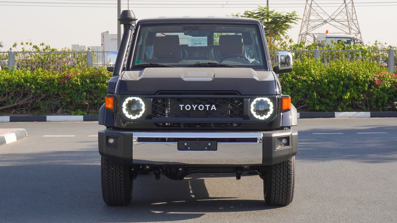 Toyota Land Cruiser 70 LX 4.0L V6 A/T