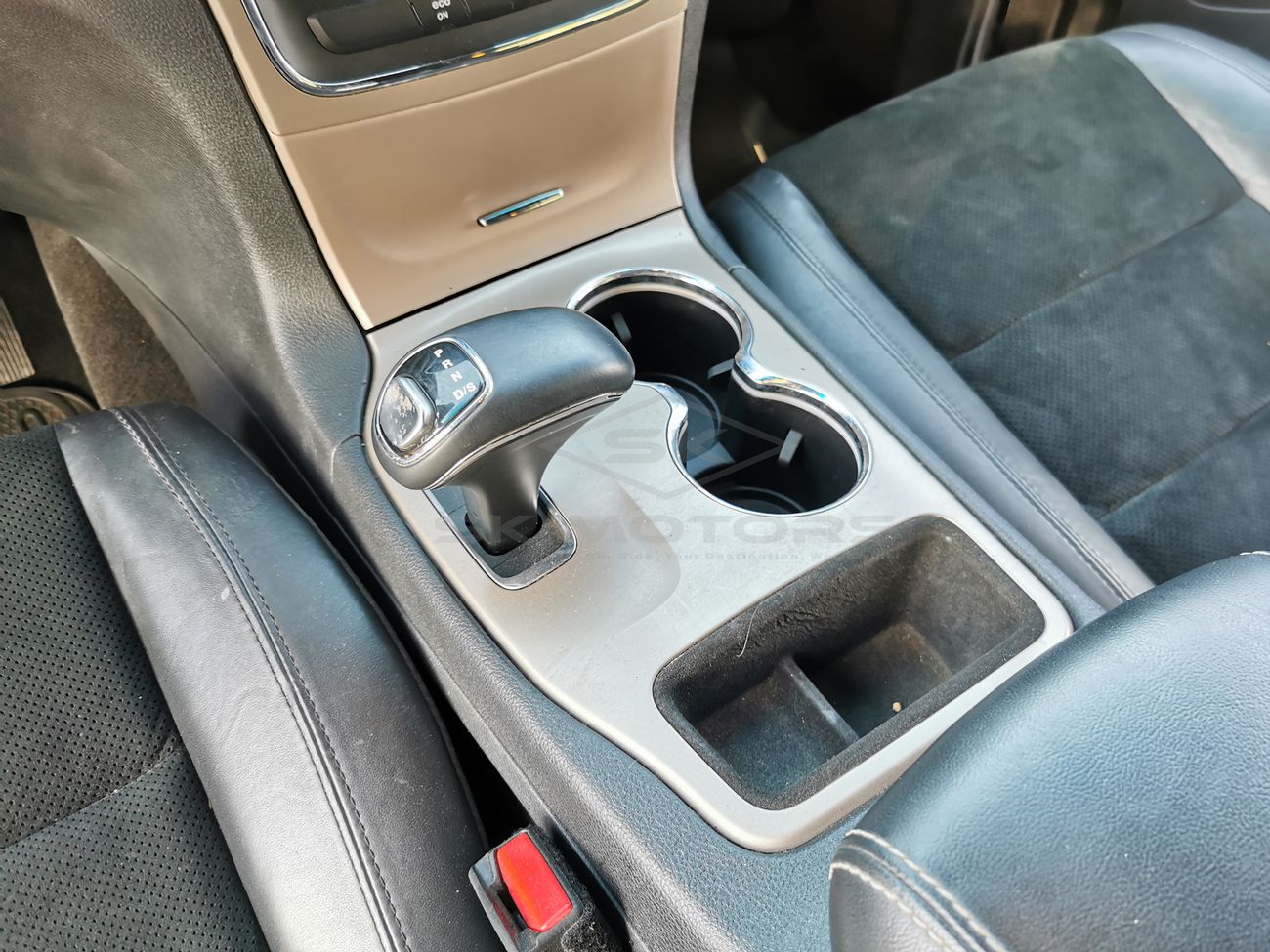 جيب جراند شيروكي 3.6L, 20" Rims, DRL LED Headlights, Front & Rear A/C, Driver Power Seat, Leather Seats (LOT # 269)