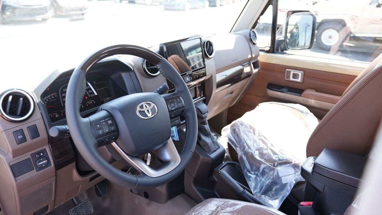 تويوتا لاند كروزر بيك آب TOYOTA LC79 PICK-UP SINGLE CABIN 4.0L V6 A/T  2025 FULL OPTION