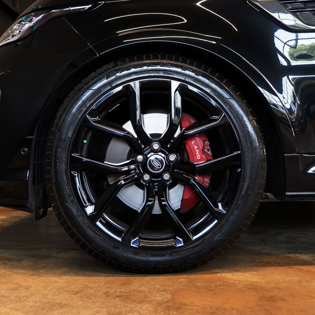 لاند روفر رينج روفر سبورت SVR Carbon Edition 5.0L AED 4,407 pm • 0% Downpayment • RR Sport SVR Carbon Edition • 1 Year Warrant