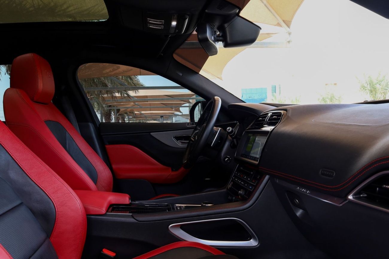 Jaguar F Pace Jaguar F-Pace S 2020 GCC under Warranty with Flexible Down-Payment.