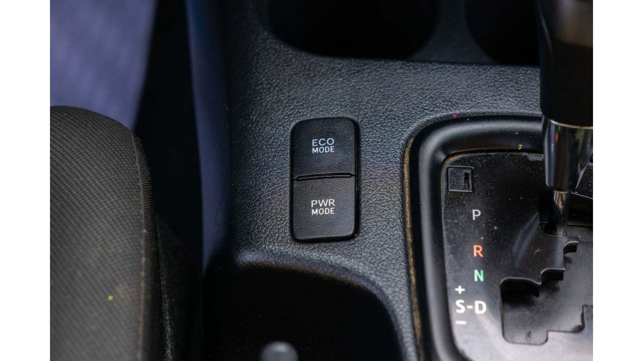 Toyota Hilux GL Double Cab 2.7L 4WD Petrol A/T / GCC Specs / Excellent Condition / Book Now