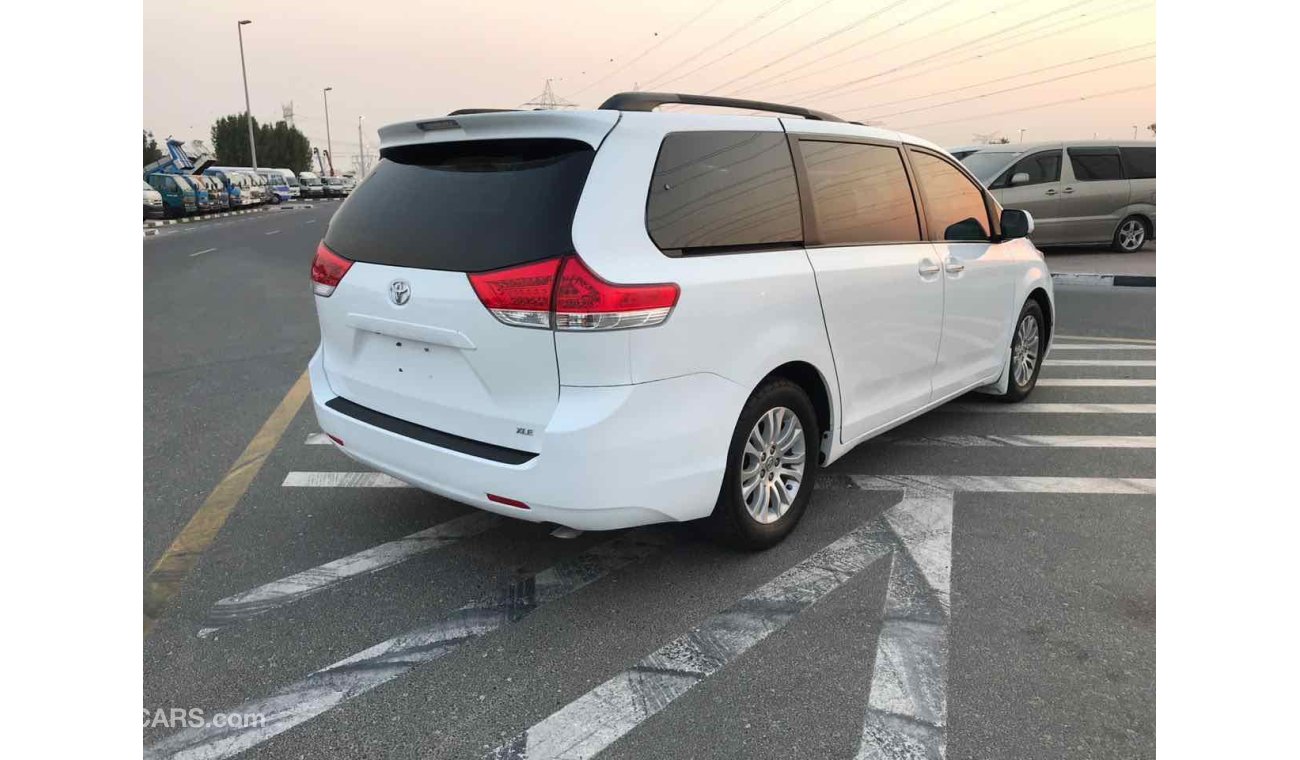 Toyota Sienna OPTIONS WITH LEATHER SEAT, PUSH START AND SUNROOF