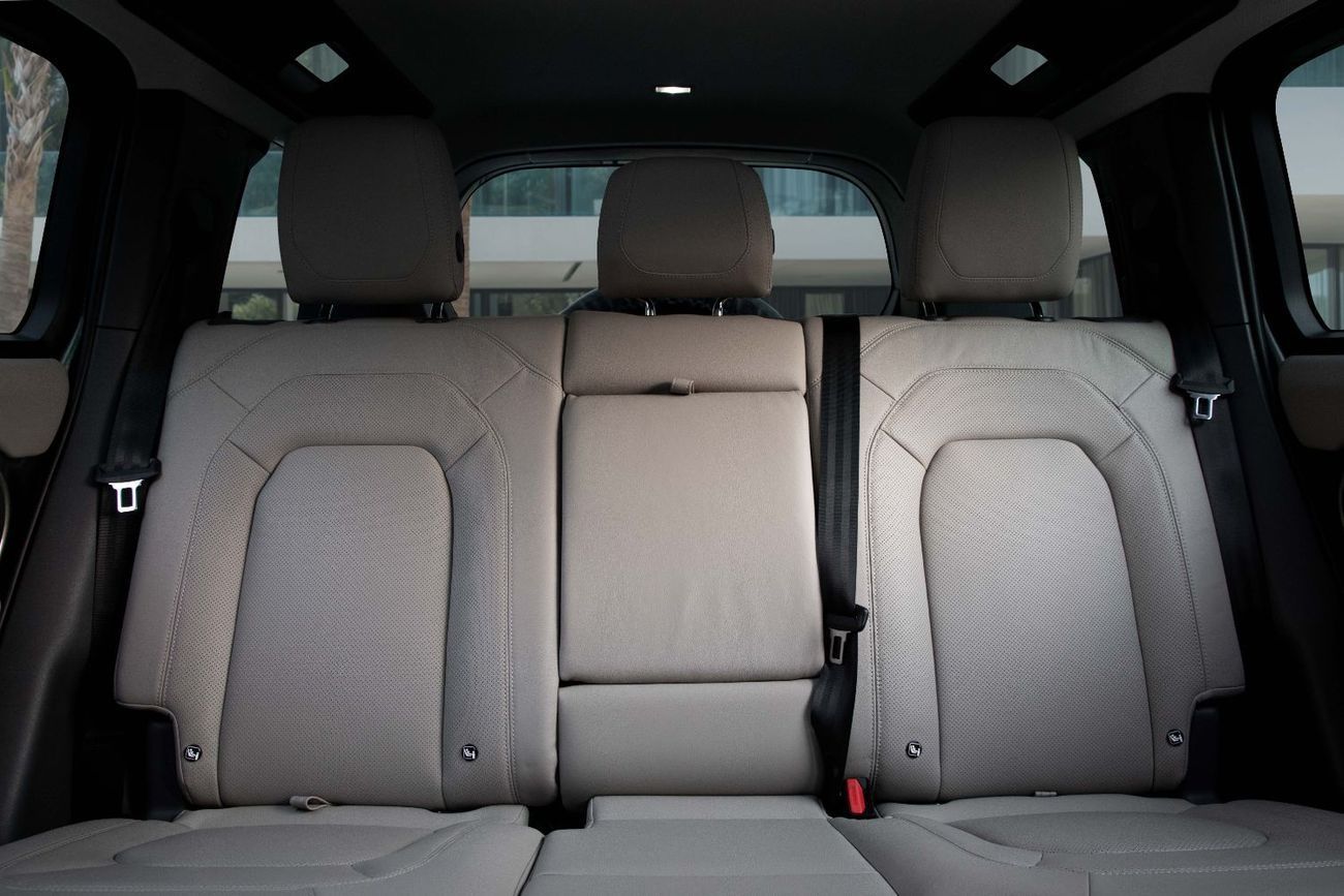 لاند روفر ديفندر 6,384 P.M  | 0% Downpayment | DEFENDER 110 P300 | AGENCY WARRANTY!