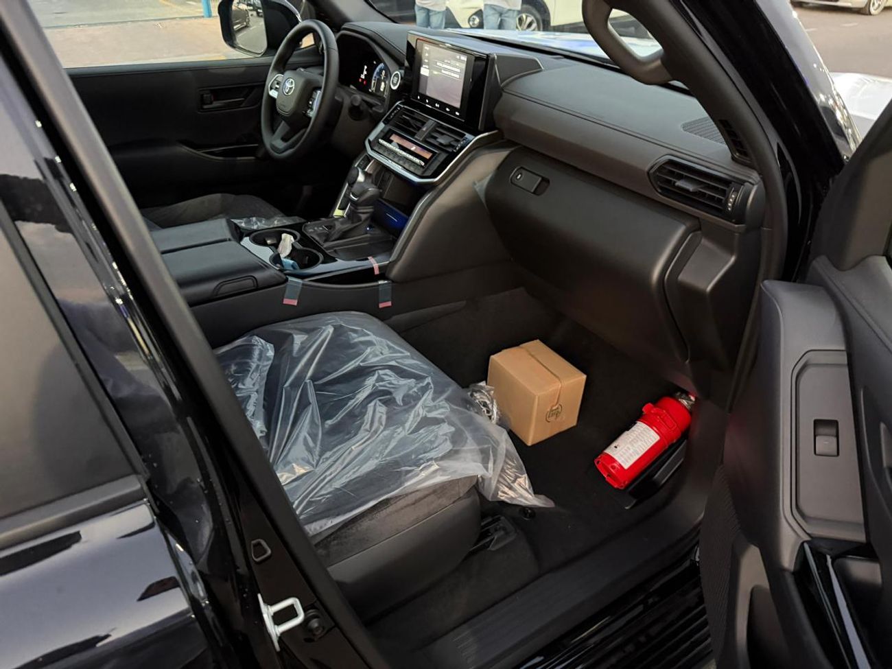 تويوتا لاند كروزر 4.0L GXR V6 PETROL AUTOMATIC TRANSMISSION ( FOR RE-EXPORT ONLY )