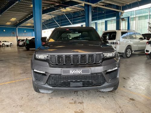 جيب جراند شيروكي Altitude | شامل الضمان | 0 ﺪﻔﻋﺓ ﺃﻮﻟﻯ