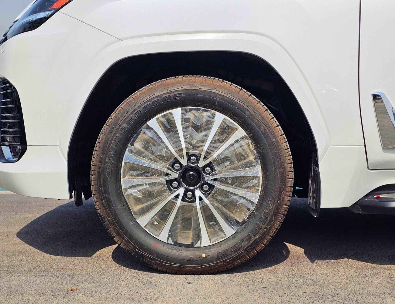 Lexus LX 500 MARK LEVINSON | 3.3L V6 DIESEL | RADAR | PWR WITH LEATHER SEATS / HEADS UP DISPLAY / FULL OPTION (CO