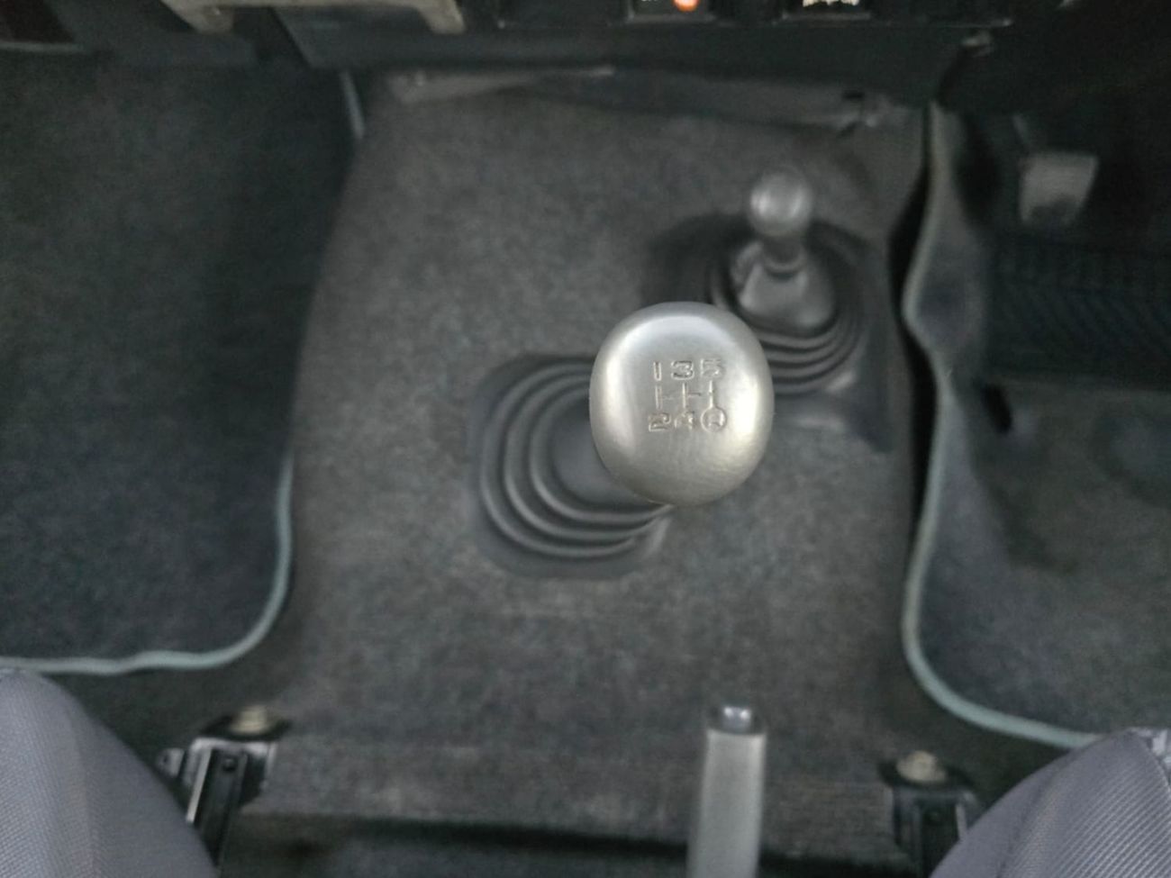 تويوتا لاند كروزر TOYOTA LAND CRUISER SUV RHD 2001 MODEL 4.1 L DIESEL MANUAL(PM03166)