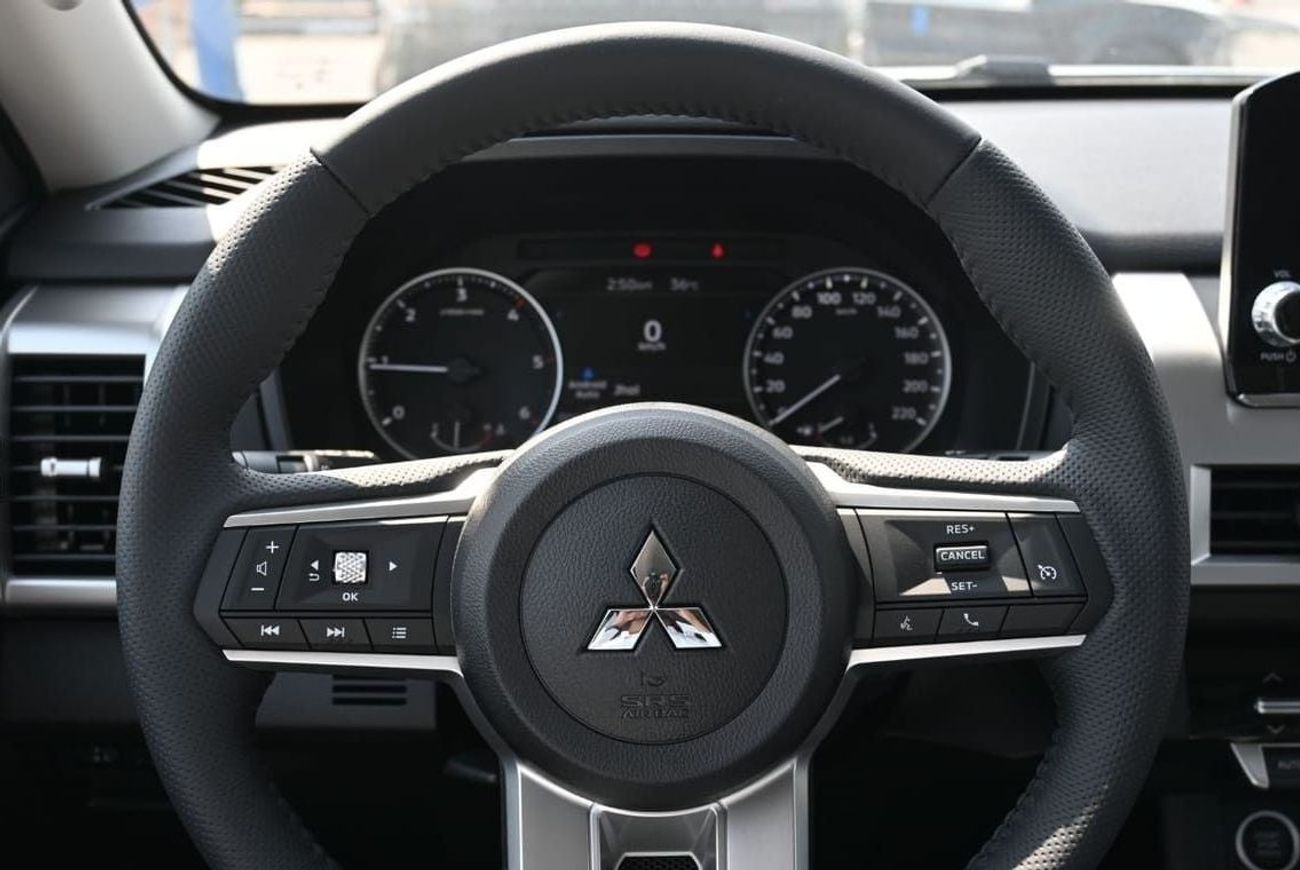 Mitsubishi L200 Mitsubishi L200 Sportero 2.4 L Diesel, 4WD, Pickup, Model 2024, Color Black (Export Price)