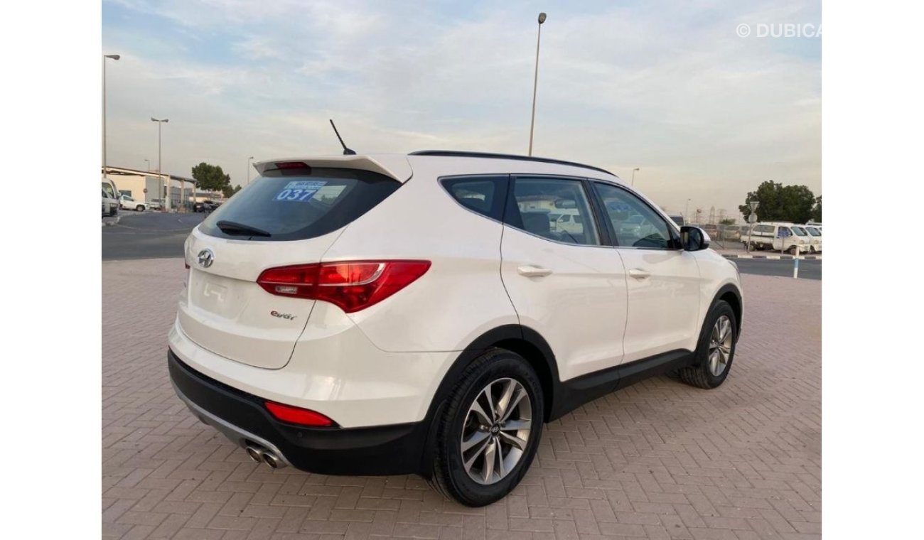 هيونداي سانتا في GRAND 7 SEATER AND ECO 2.4L V4 2015 GCC SPECIFICATION