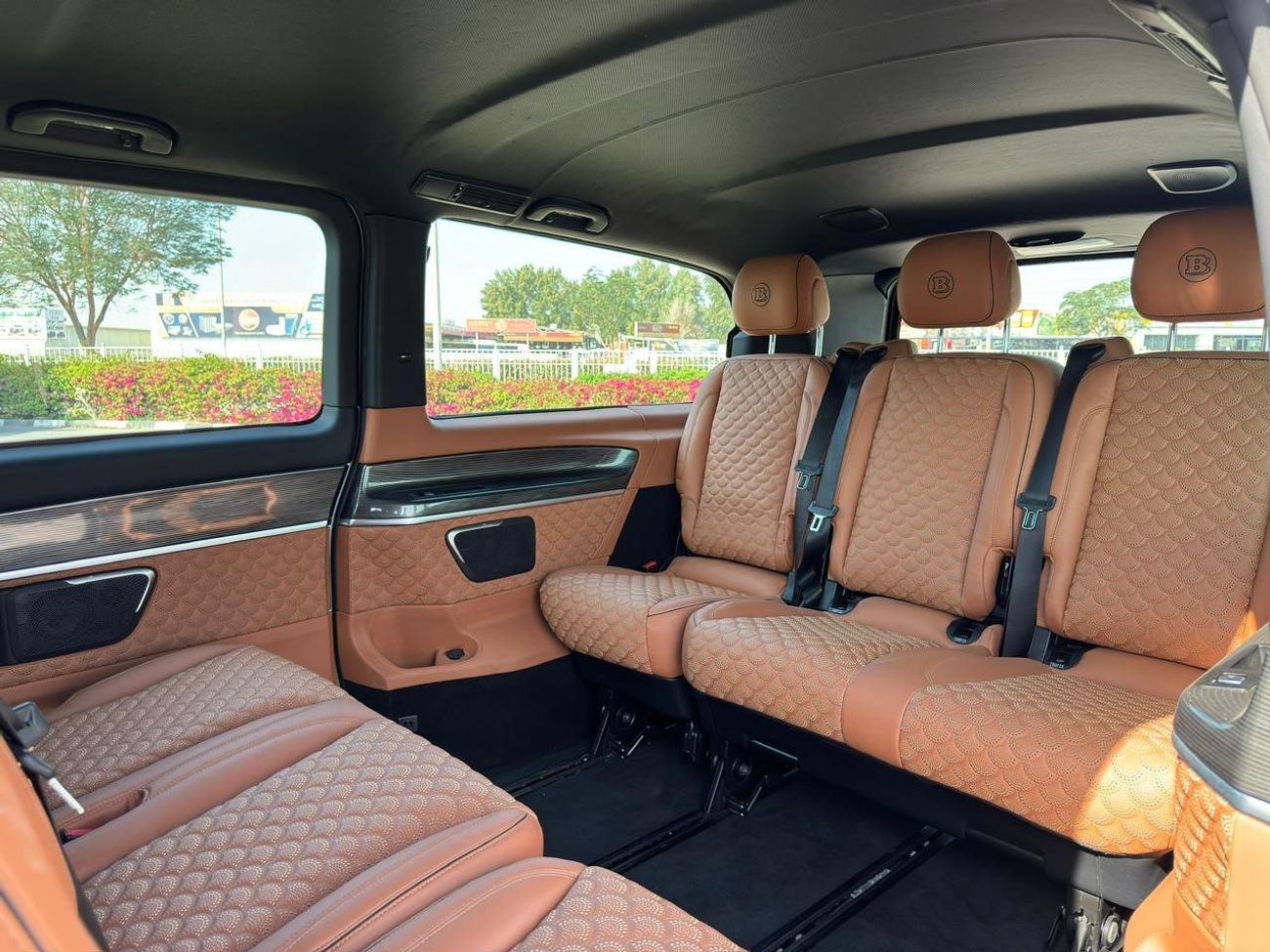 مرسيدس بنز فانيو 