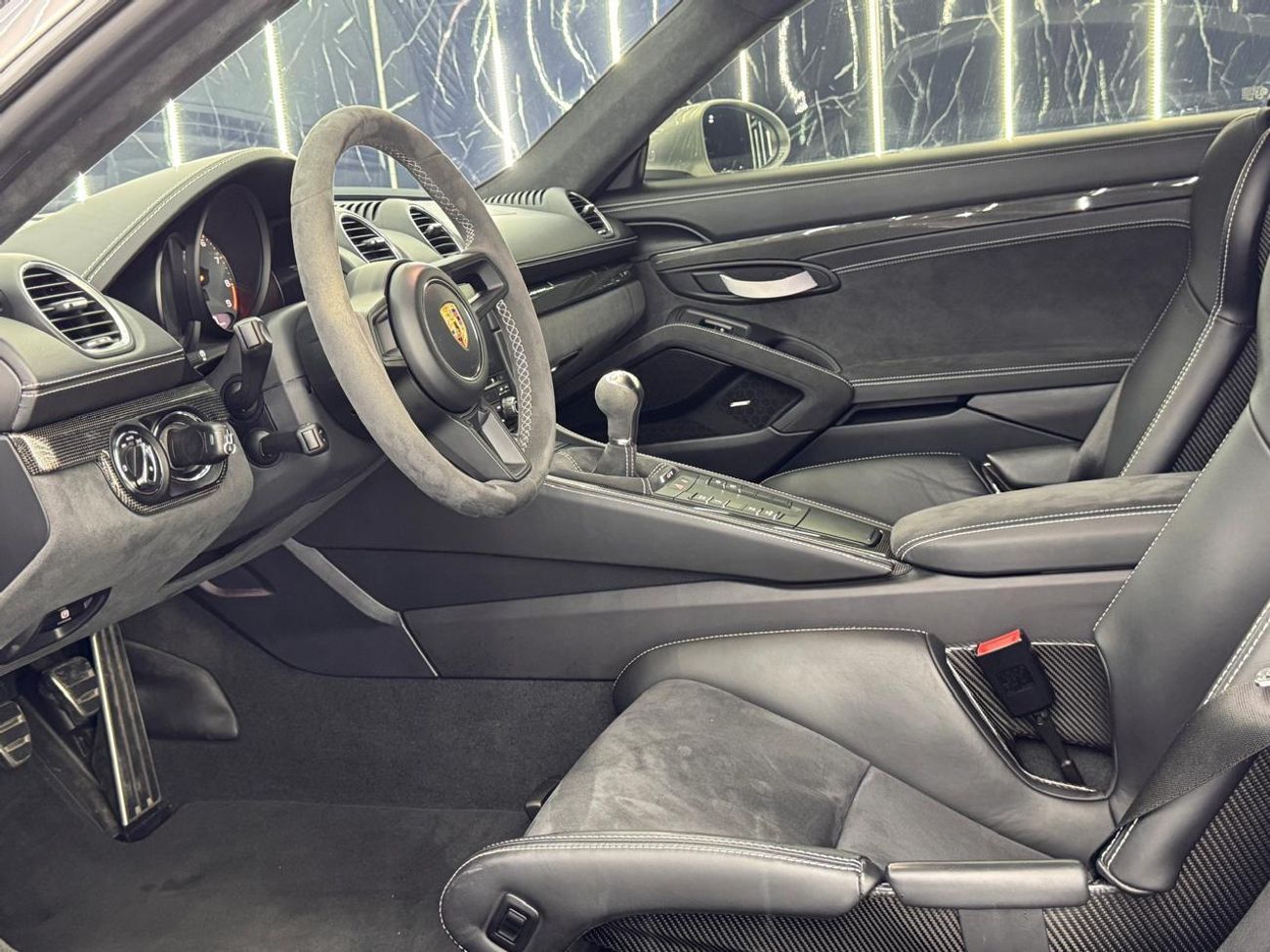 بورش كايمان 718 GT4 4.0L (414 HP) M/T 2020 Porsche Cayman, Mar 2029 Porsche Warranty, Manual Transmission, Very Low