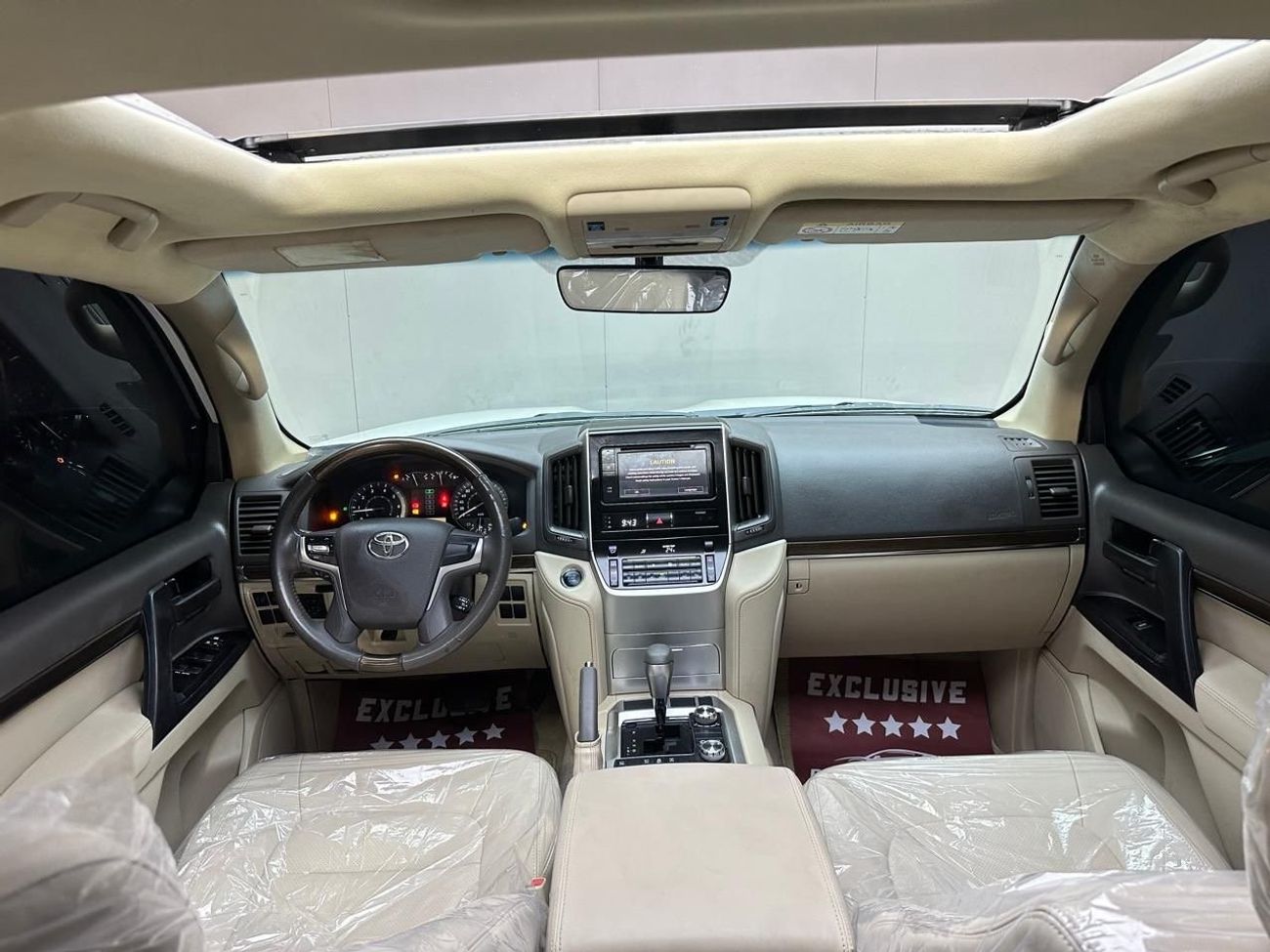 Toyota Land Cruiser VXR 5.7L 4WD