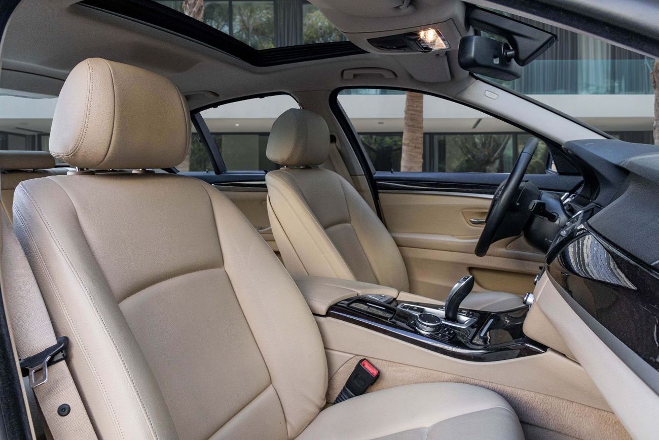 BMW 520i 520i  | 1,627 P.M (3 Years)⁣ | 0% Downpayment | Immaculate Condition!