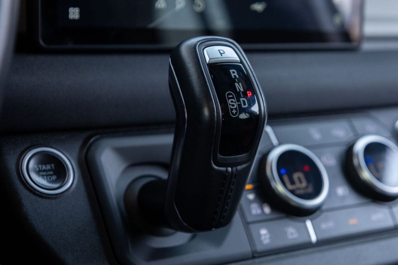 Land Rover Defender P400 110 X-Dynamic SE 3.0L (5 Seater)