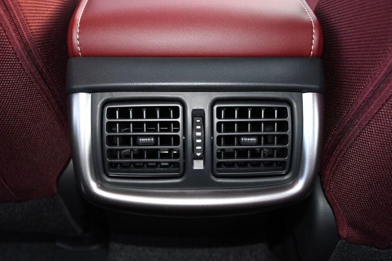 Toyota Hilux Hilux 2.7L V4 Petrol Automatic ( Oman Spec ) Full Option