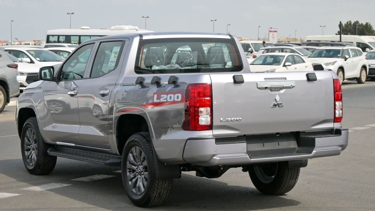 Mitsubishi L200 Brand New Mitsubishi L200 GLX 2025 Export 2.5L 4WD A/T Diesel|Silver/Black|L200-GLX-AT-25|