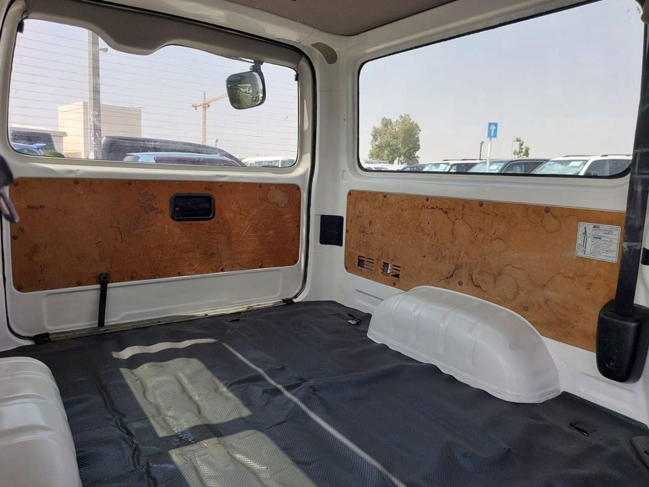 تويوتا هاياس (RAMADAN OFFER) TOYOTA HIACE VAN RHD 2018 MODEL 2.8 L DIESEL AUTOMATIC(PM08223)