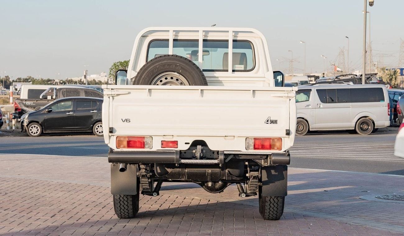 Toyota Land Cruiser Pick Up 2025 Toyota Land Cruiser LC 79 4.0L SC AT Petrol Basic w/ Fridge (White)
