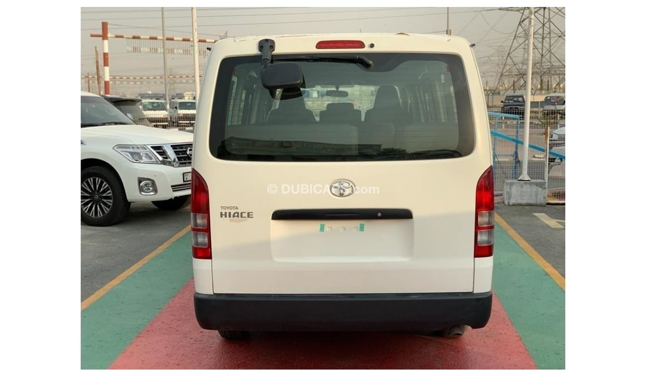تويوتا هاياس Standard Roof 15 Seater 2.5L Diesel FWD
