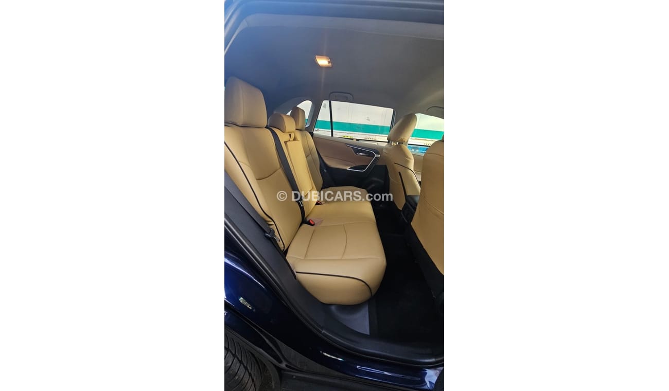 تويوتا راف ٤ Full option clean car