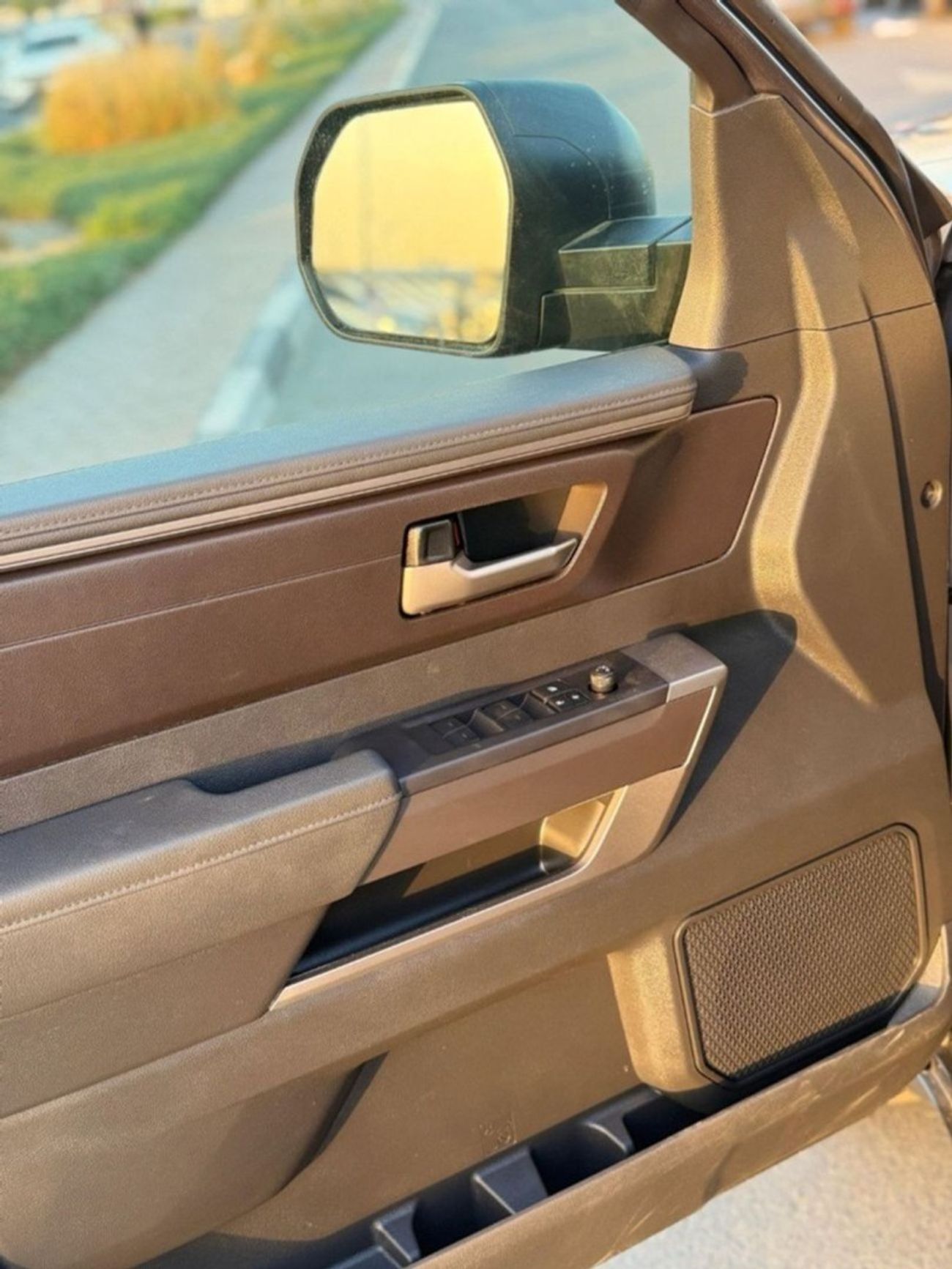 Toyota Tundra CREWMAX SR